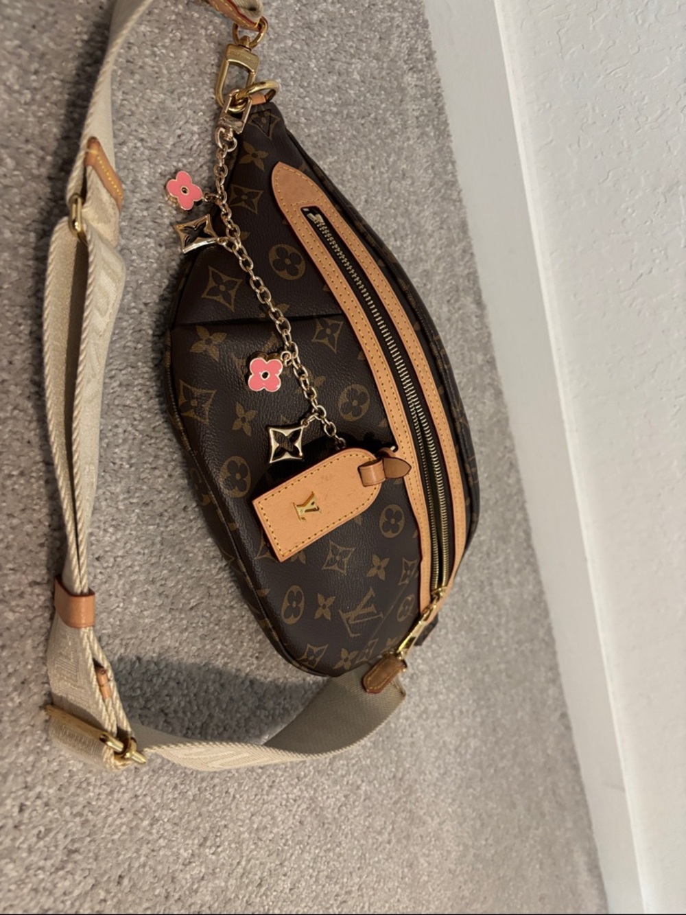 Louis Vuitton High Rise Bum Bag 💼 - Picture 5 of 8